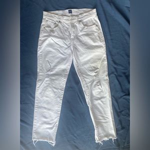 EUC Best Girlfriend GAP denim jeans. Size 27.